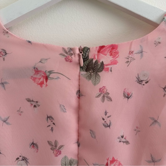 Pink Chiffon Floral V-Neck Dress with Puff Sleeves - Picture 8 of 9